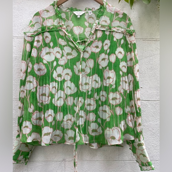 Ted Baker Ellerie Floral Print Blouse Size L- inside removable cami- EUC as new - Picture 8 of 8